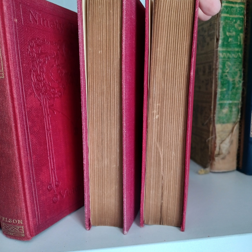 Victor Hugo Vintage Red Book Collection 6 books, Classic Reading And Home Decor - Picture 8 of 8